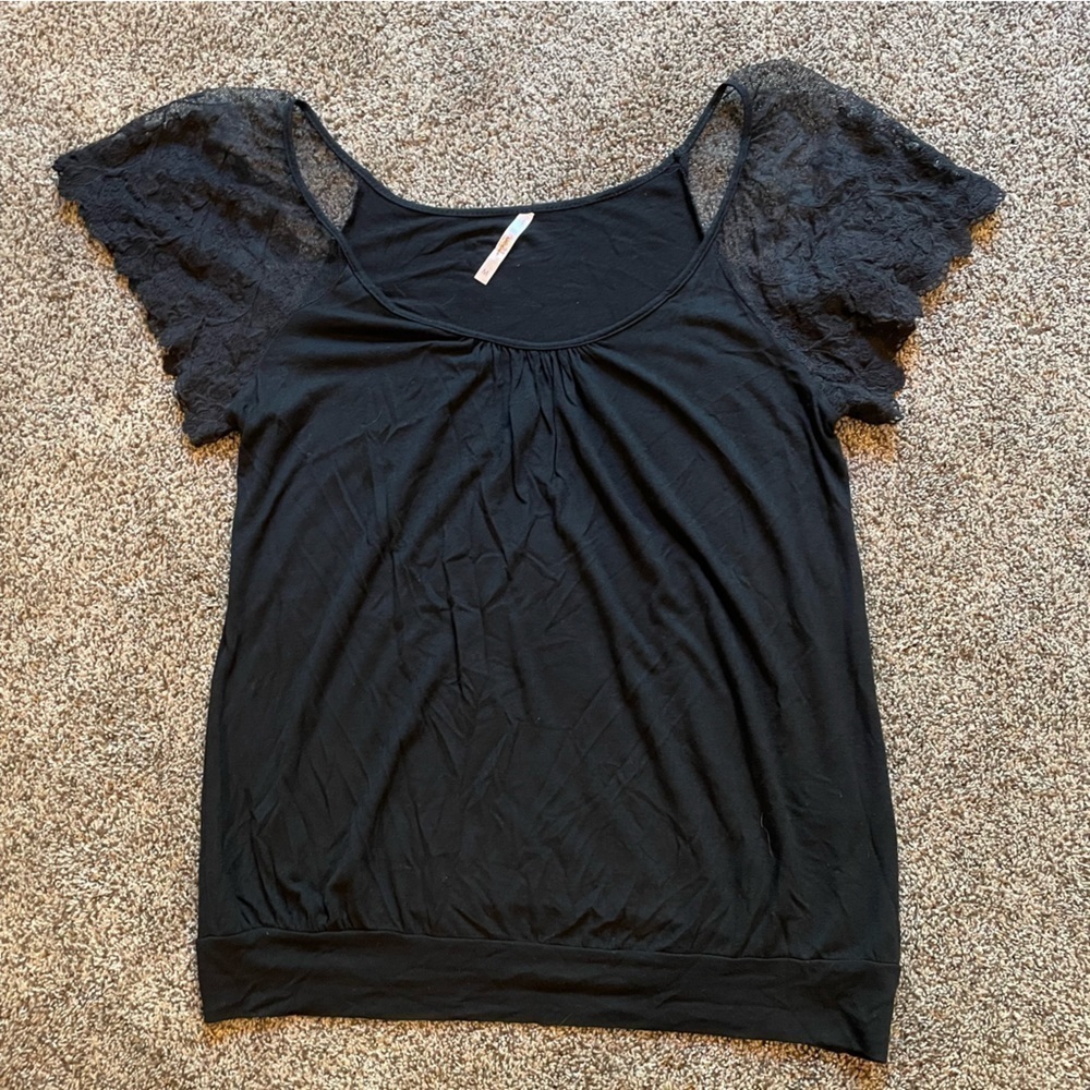 Rue 21 Sheer Black Lace Short Sleeve Banded Top Medium
